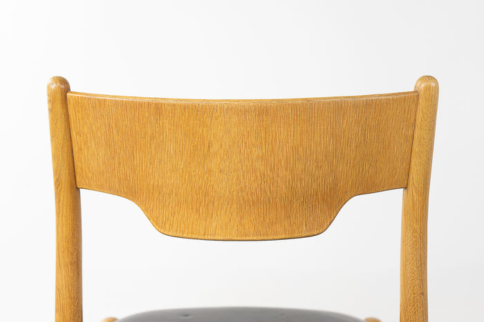 1 Oak & Leather Danish Dining Chair - (320-122.3)