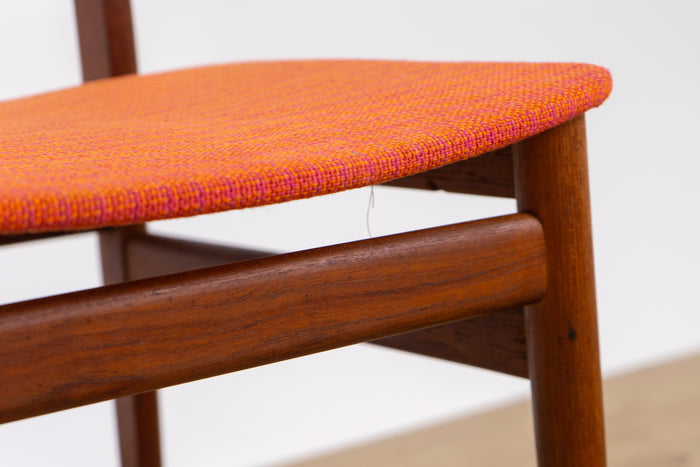1 Teak Mid-Century Modern Dining Chair  - (D1515)