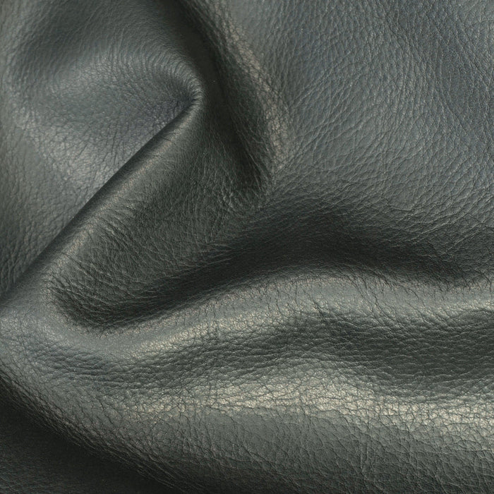 Black / Whole Hide